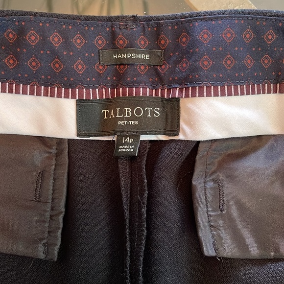 Talbots Petites, tapered leg,belt loops, stretch, lay flat on body, stretch EUC - Picture 5 of 13